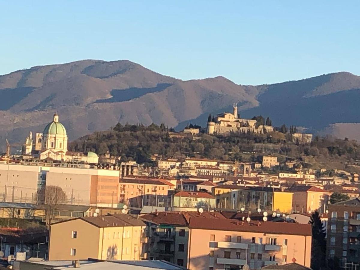 Attico Mansardato Affacciato Sul Cuore Di